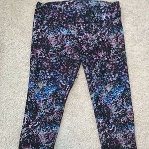 Fabletics cropped leggings